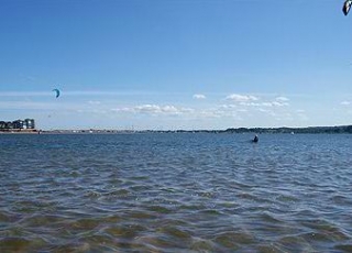  Um dia ensolarado de Kitesurfing 